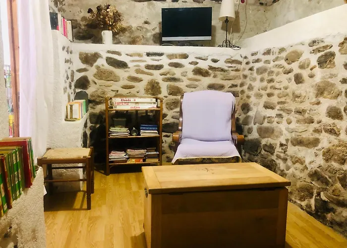 Le Nebuzon Casa de Férias Rosis