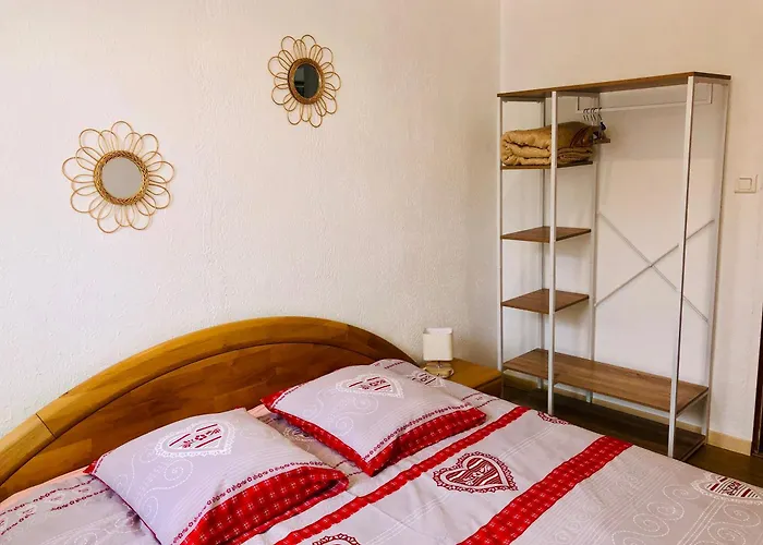 Le Nebuzon Casa de Férias Rosis